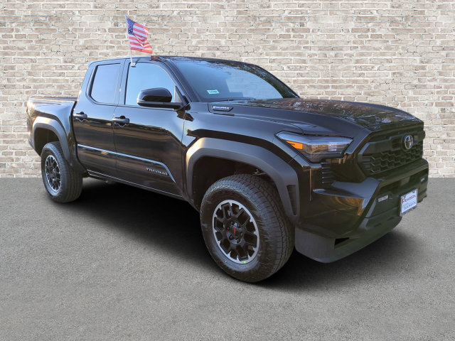 Used 2026 Toyota Tacoma TRD Off-Road w/ TRD Off Road Upgrade Package AWD/4WD image 1