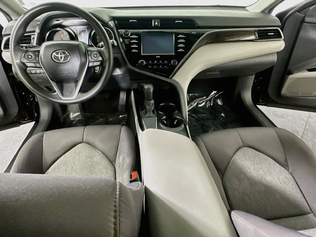 Used 2020 Toyota Camry LE FWD image 18