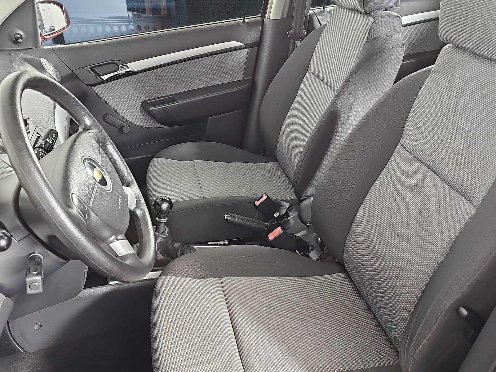 Used 2011 Chevrolet Aveo5 LS FWD image 12