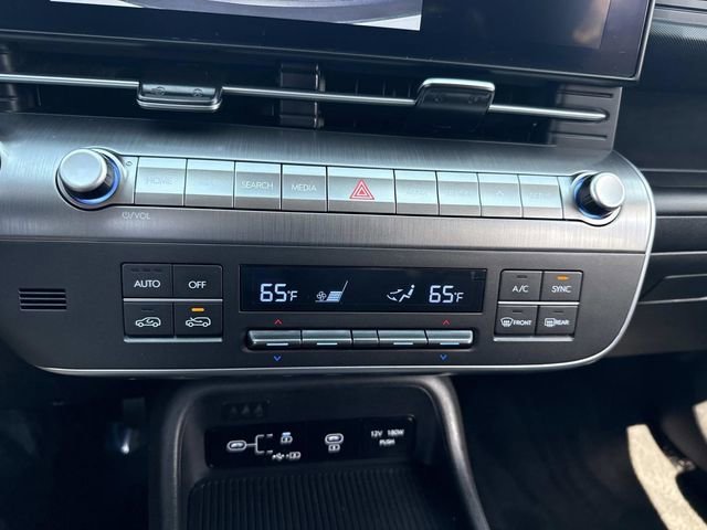 Certified 2025 Hyundai Kona SEL AWD/4WD image 23