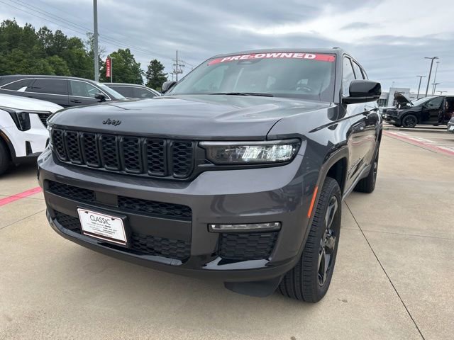 Used 2025 Jeep Grand Cherokee L Limited w/ Black Appearance Package AWD/4WD image 3