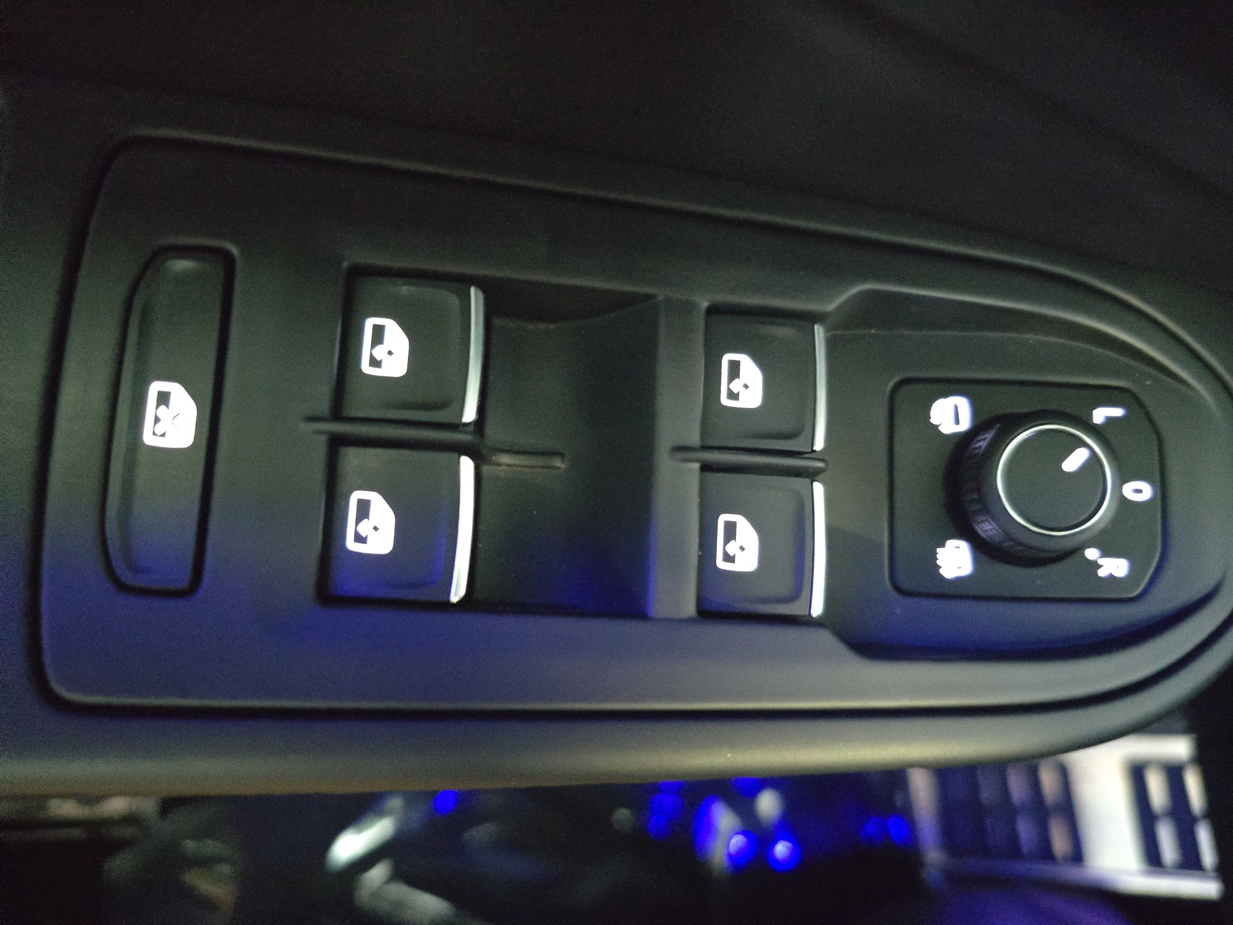 Used 2024 Volkswagen Golf R AWD/4WD image 25