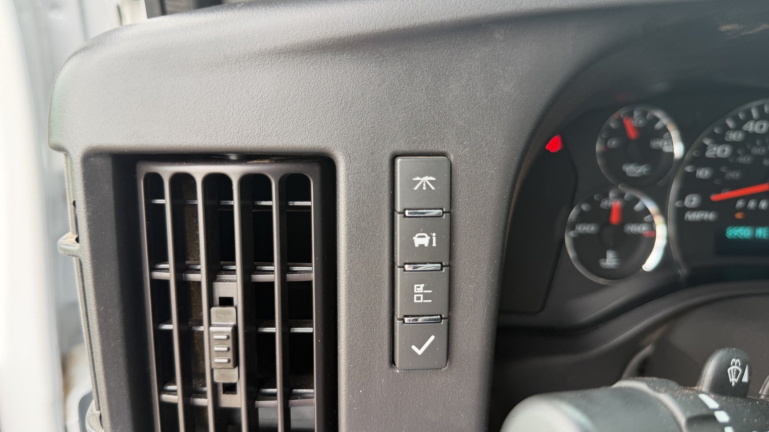 Used 2024 Chevrolet Express 3500 LS RWD image 29