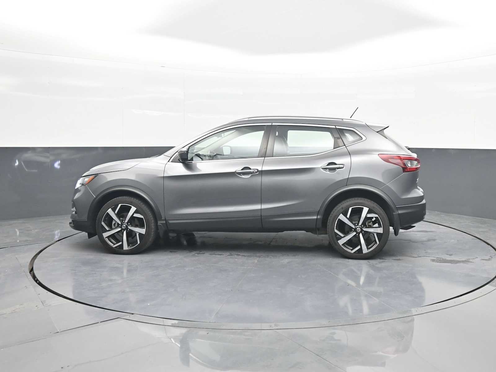 Used 2022 Nissan Rogue Sport SL AWD/4WD image 5
