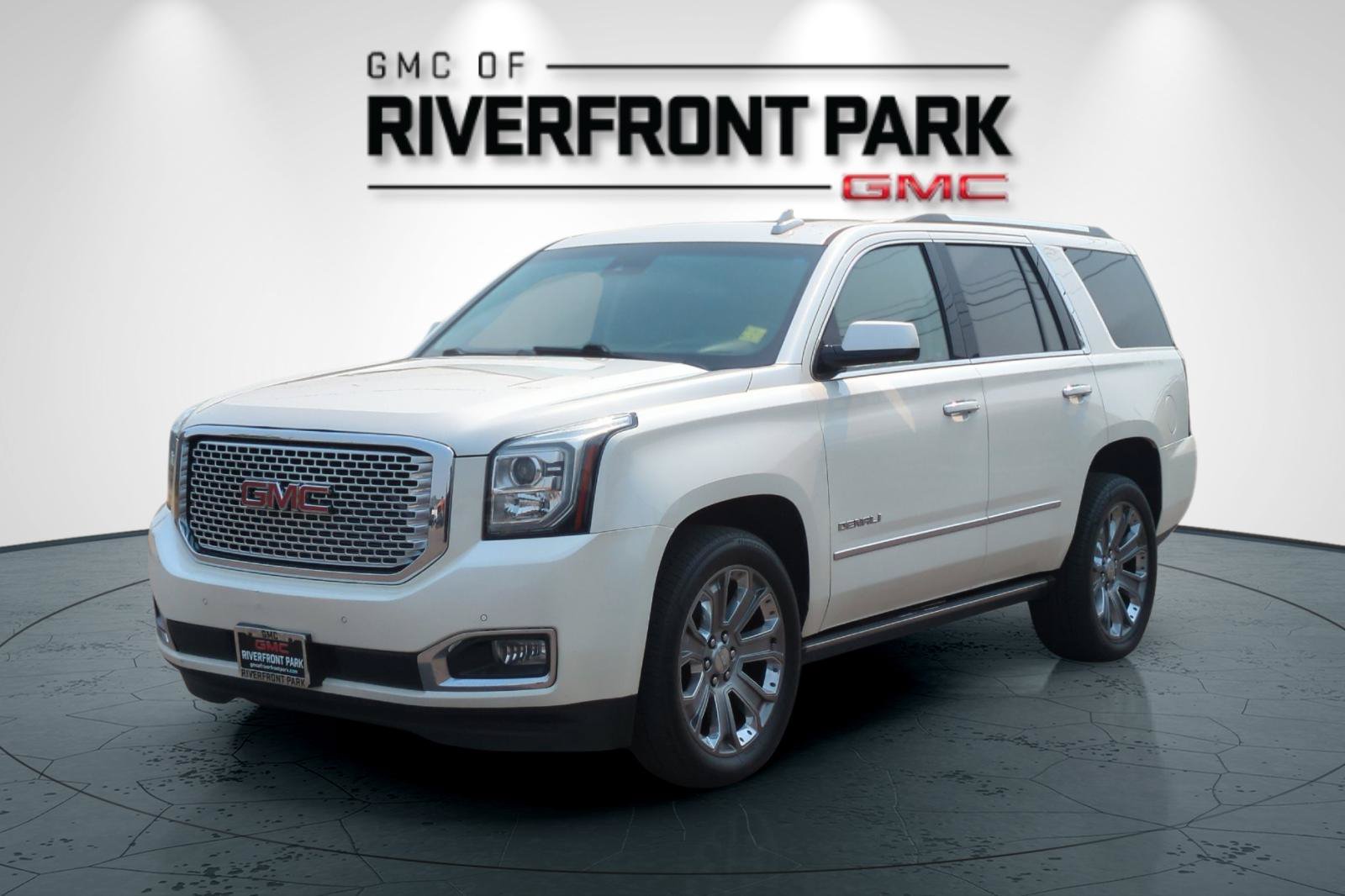 Used 2015 GMC Yukon Denali w/ Premium Package AWD/4WD image 7