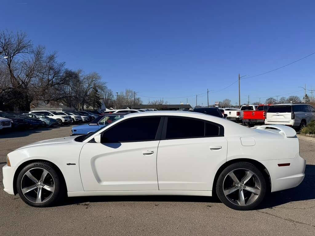 Used 2014 Dodge Charger R/T image 4