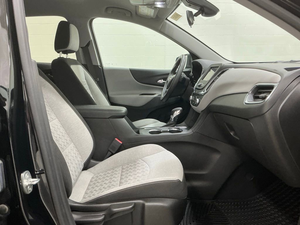 Used 2023 Chevrolet Equinox LT image 30