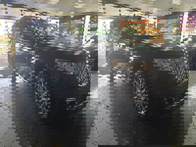 Used 2012 Lincoln MKX AWD image 3