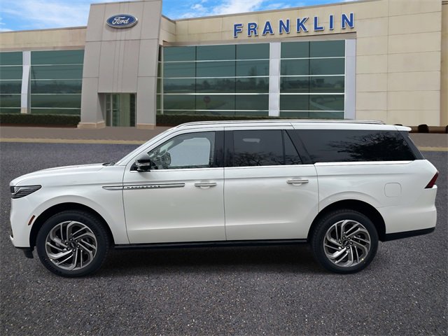 New 2025 Lincoln Navigator L Reserve image 4