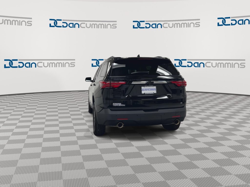Used 2022 Chevrolet Traverse LT FWD image 7