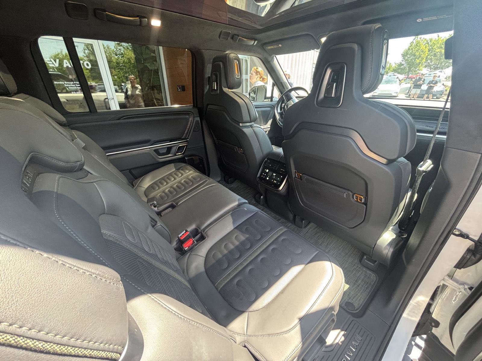 Used 2023 Rivian R1S Adventure AWD/4WD image 10