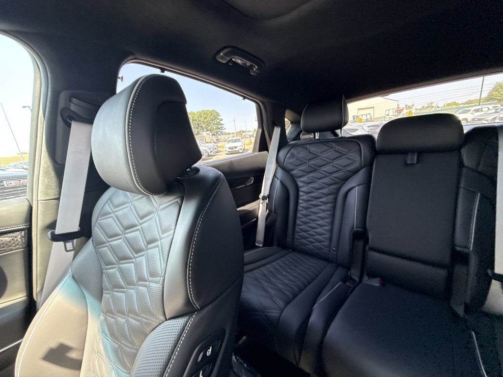 New 2027 Genesis GV80 3.5T e-SC AWD/4WD image 12