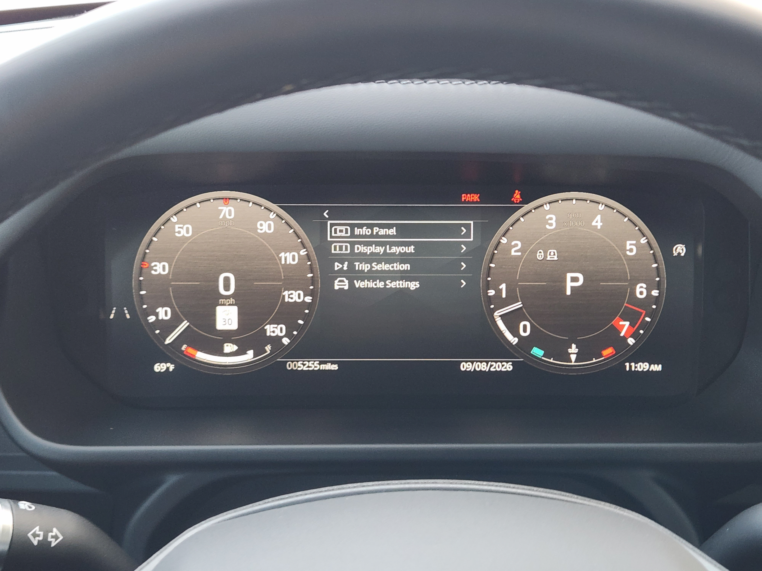 Used 2025 Land Rover Defender 110 X-Dynamic SE AWD/4WD image 12