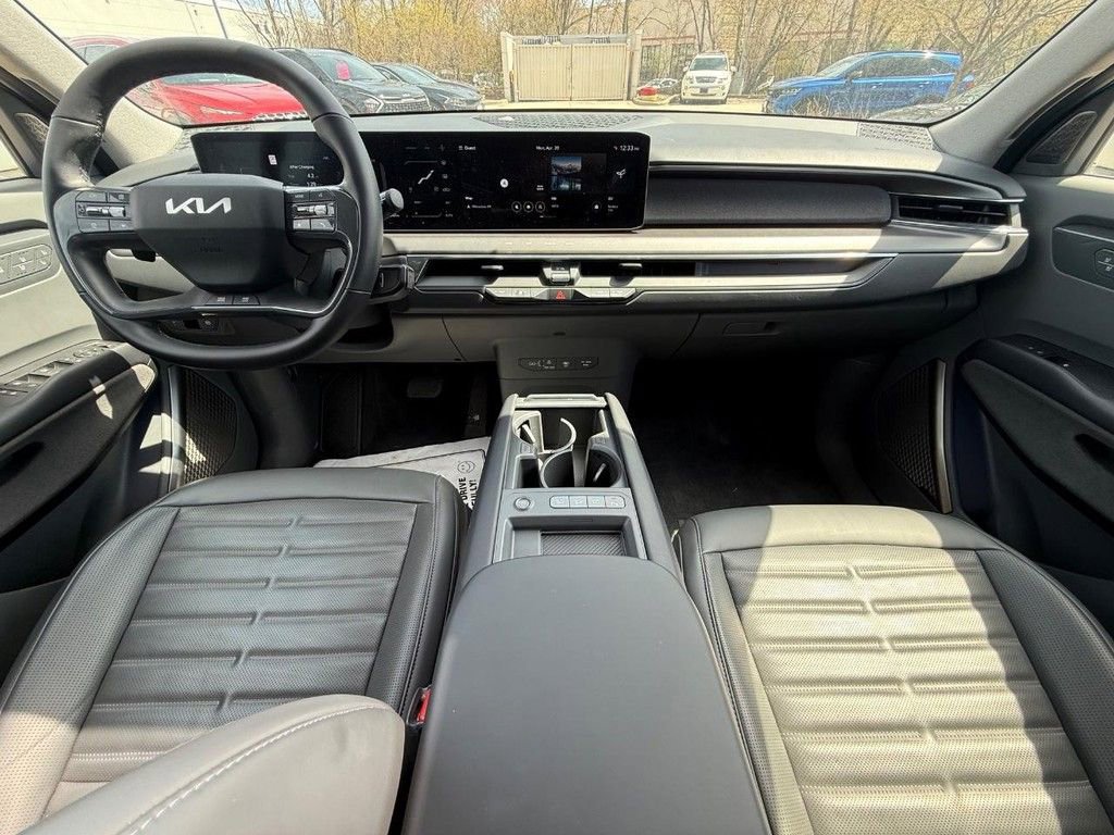 Used 2024 Kia EV9 Land AWD/4WD image 17