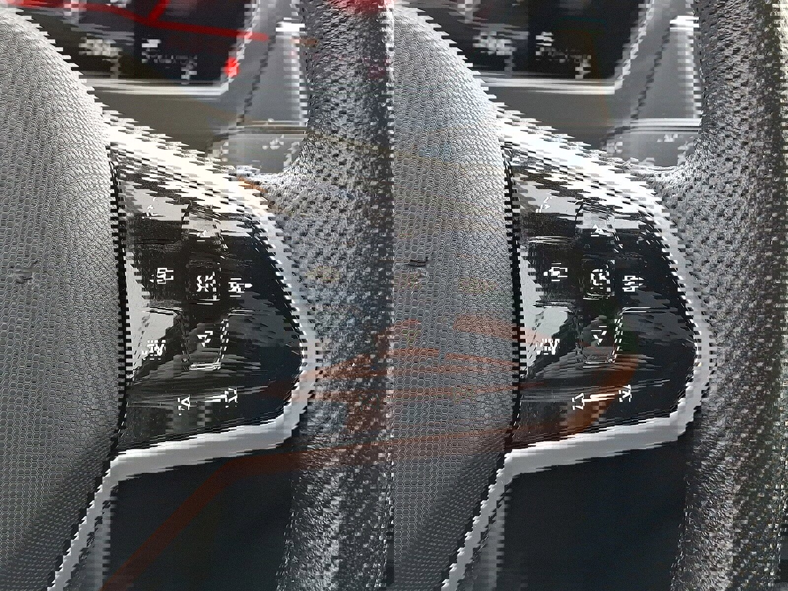 Used 2022 Volkswagen Tiguan SE R-Line image 22