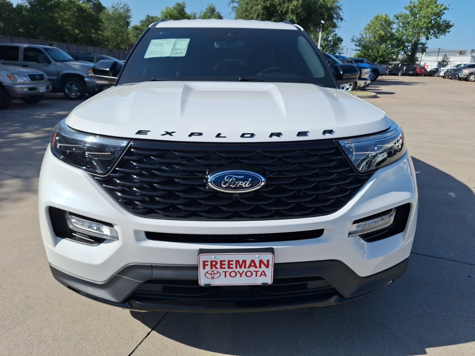 Used 2023 Ford Explorer ST-Line w/ Class IV Trailer Tow Package RWD image 9