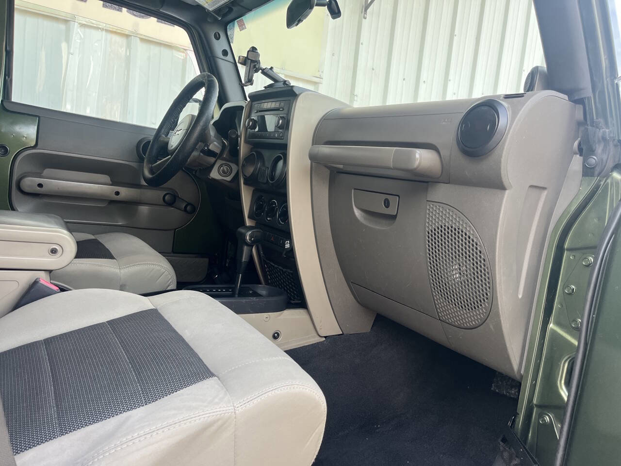 Used 2009 Jeep Wrangler Unlimited X image 15