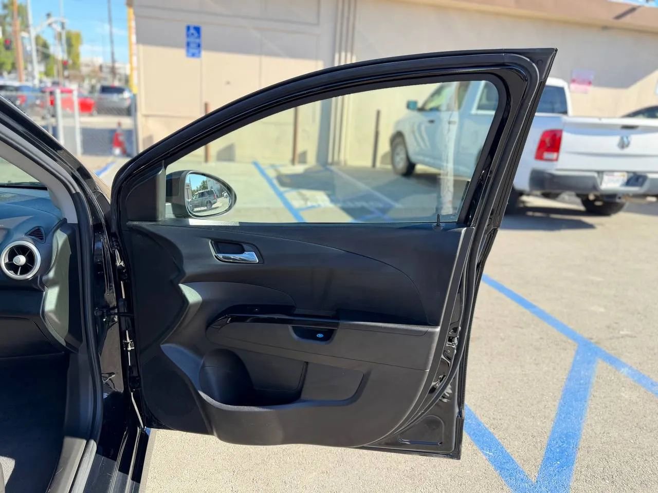 Used 2019 Chevrolet Sonic LT image 32