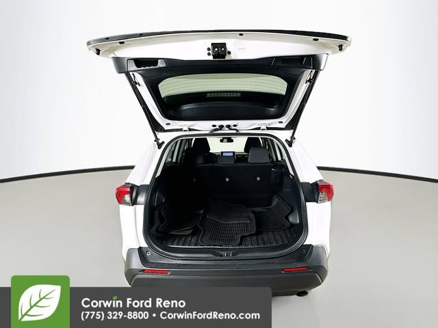 Used 2024 Toyota RAV4 XLE AWD/4WD image 27