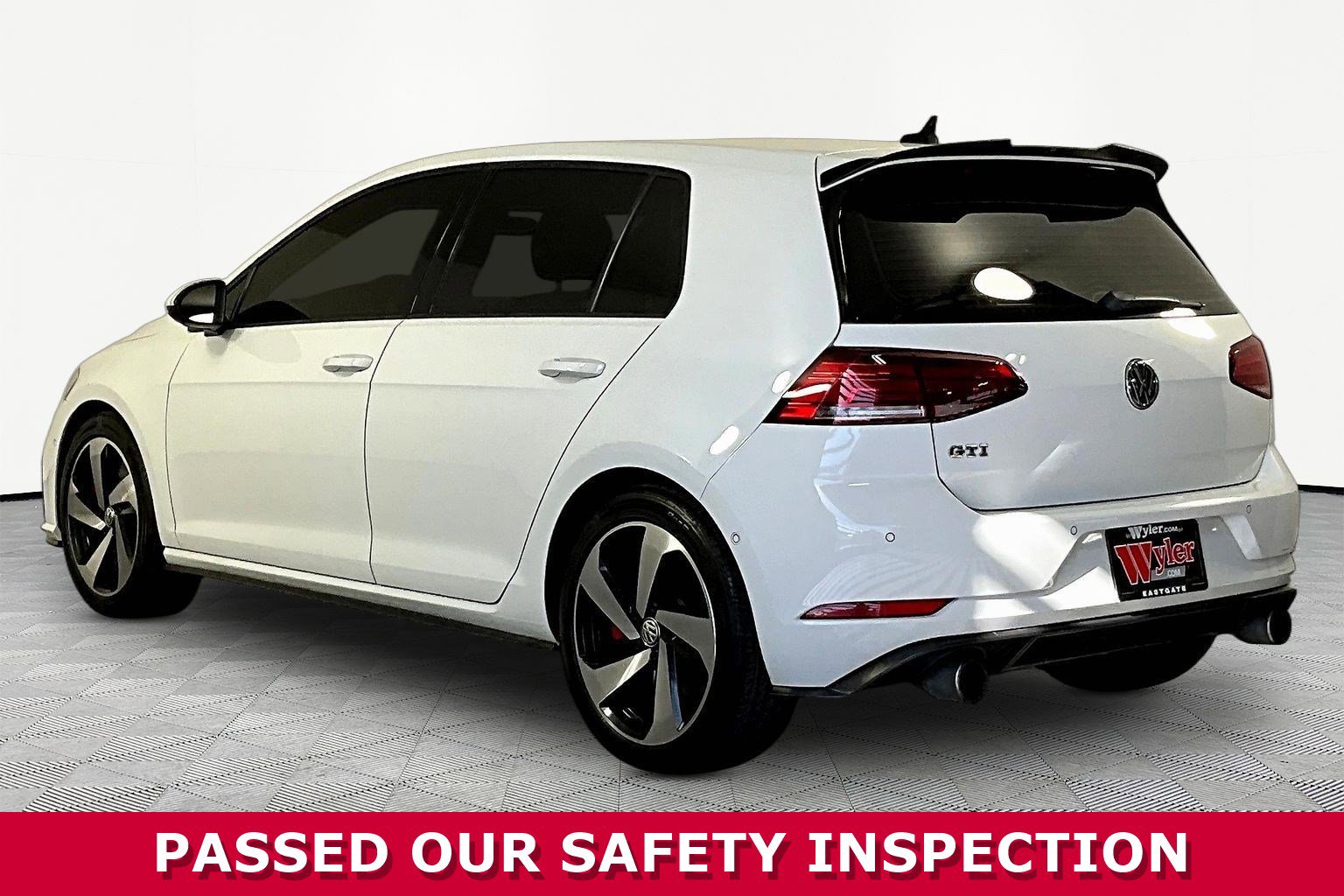 Used 2018 Volkswagen GTI Autobahn FWD image 4