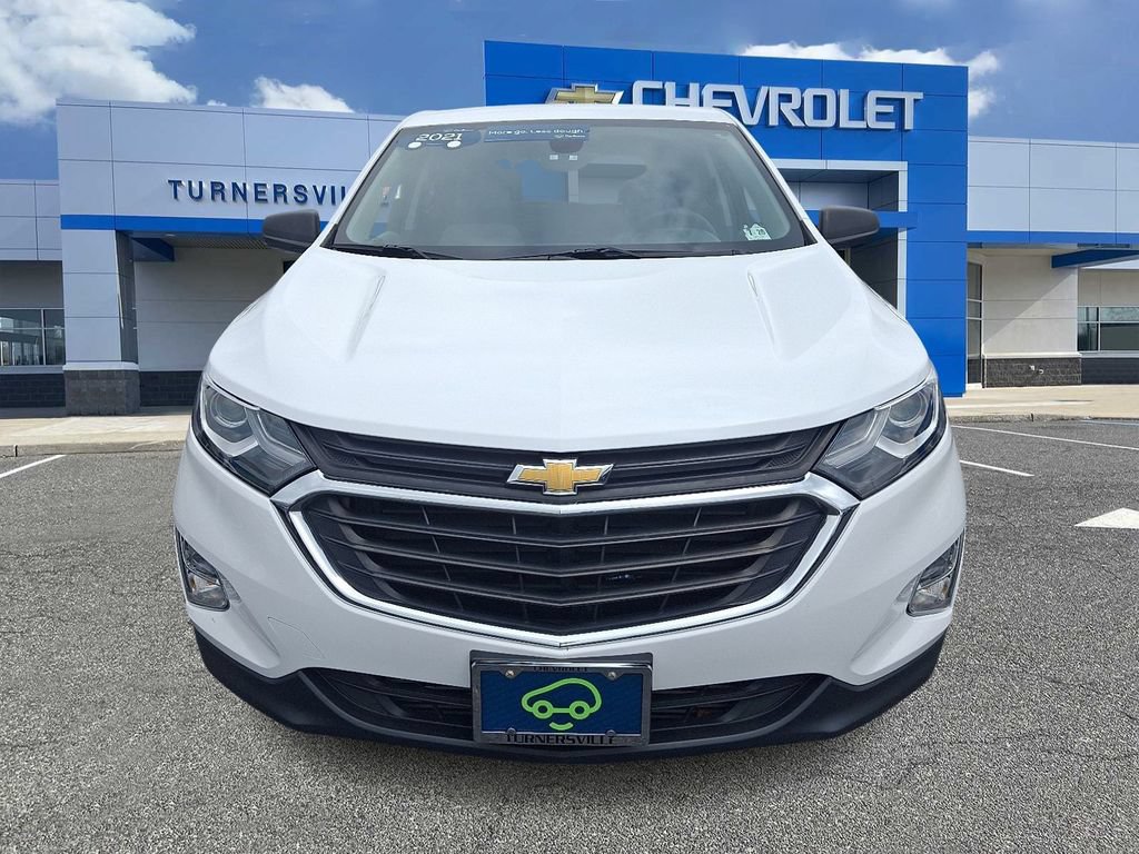 Certified 2021 Chevrolet Equinox LS w/ LS Convenience Package FWD image 2