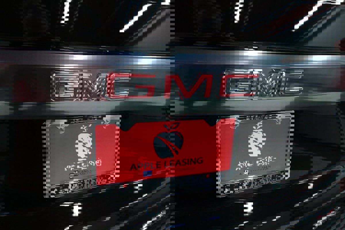 Used 2023 GMC Yukon XL AT4 w/ AT4 Premium Plus Package image 34