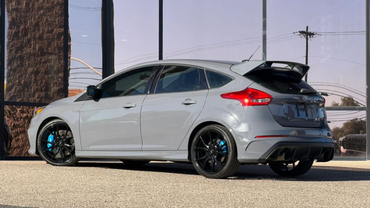 Used 2016 Ford Focus RS AWD/4WD image 8