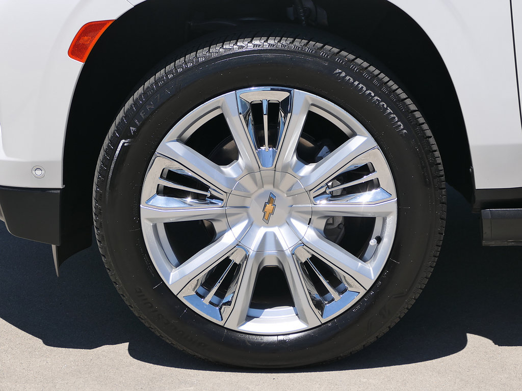 Used 2024 Chevrolet Suburban High Country w/ Advanced Technology Package AWD/4WD image 9