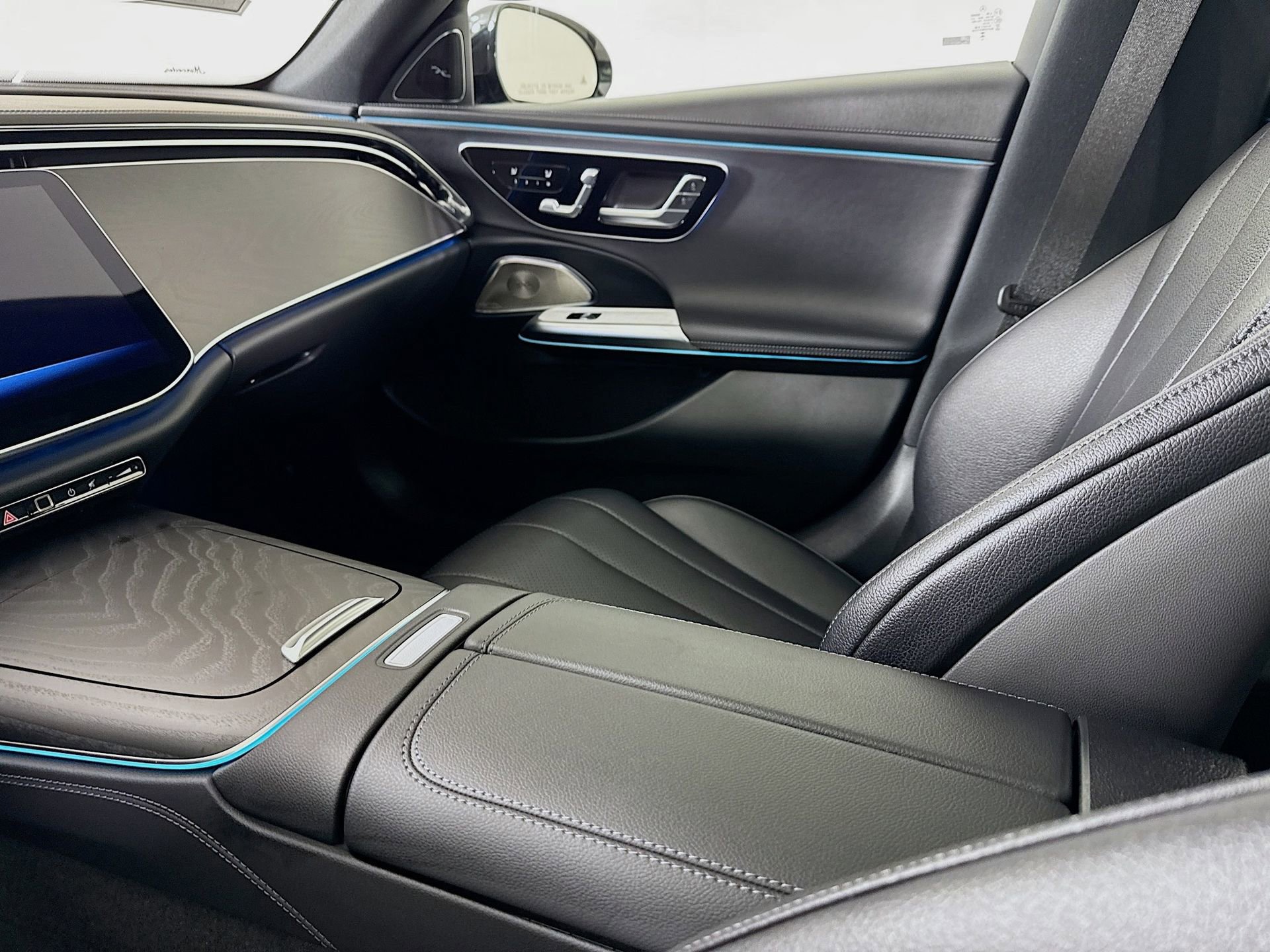 New 2026 Mercedes-Benz E 450 4MATIC Sedan image 26