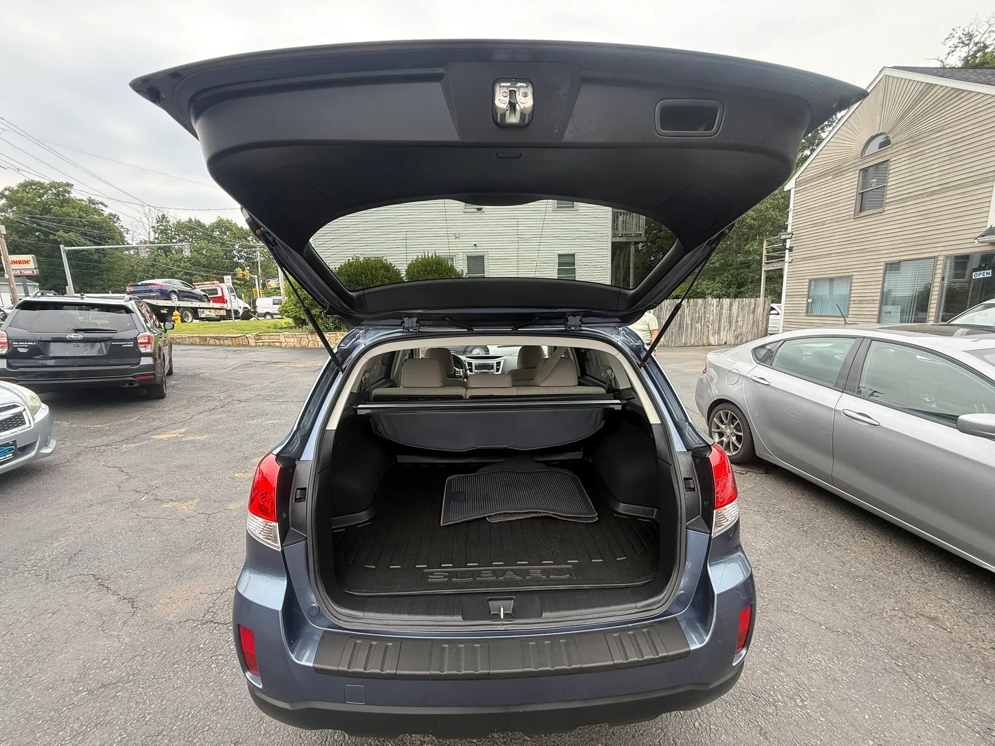 Used 2013 Subaru Outback 2.5i Premium w/ All-Weather Pkg AWD/4WD image 18