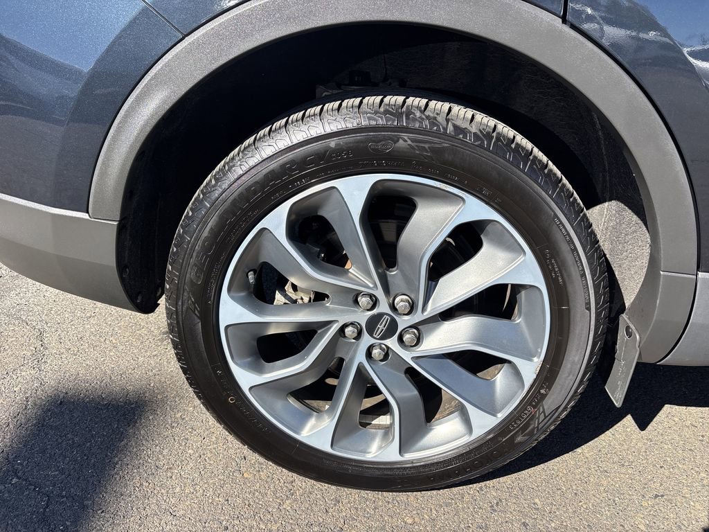 Certified 2022 Lincoln Nautilus Reserve w/ Luxury Package image 32