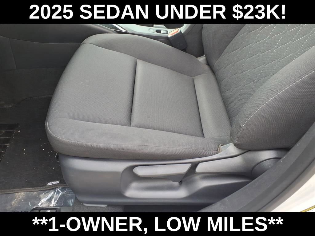 Used 2025 Toyota Corolla LE FWD image 15