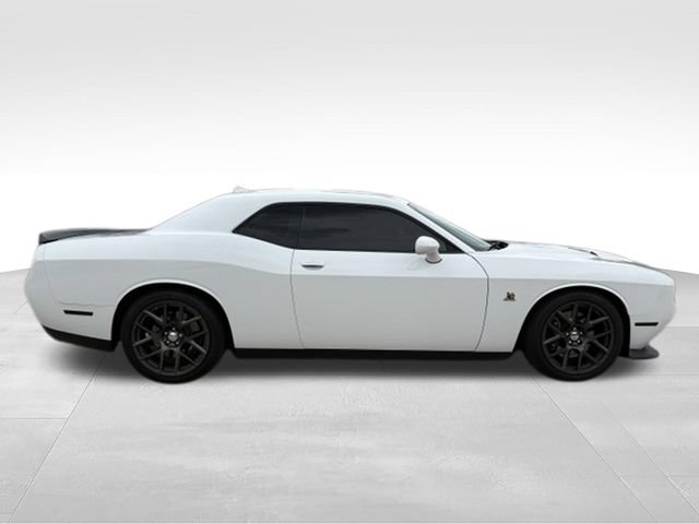Used 2016 Dodge Challenger R/T Scat Pack w/ Leather Interior Group RWD image 19