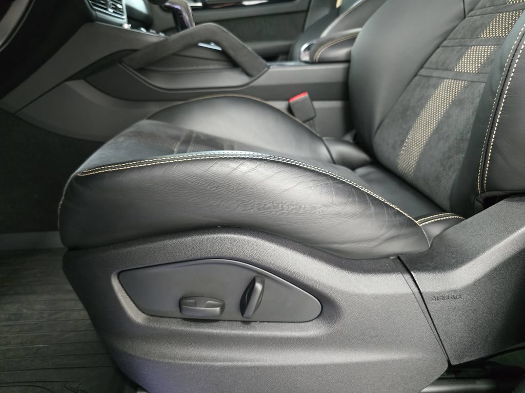 Certified 2023 Porsche Cayenne Turbo GT AWD/4WD image 23