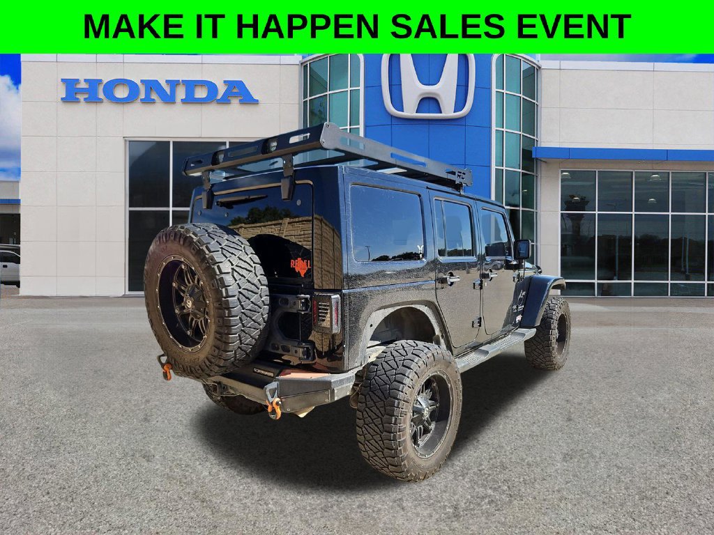 Used 2015 Jeep Wrangler Unlimited Sahara w/ Dual Top Group AWD/4WD image 24