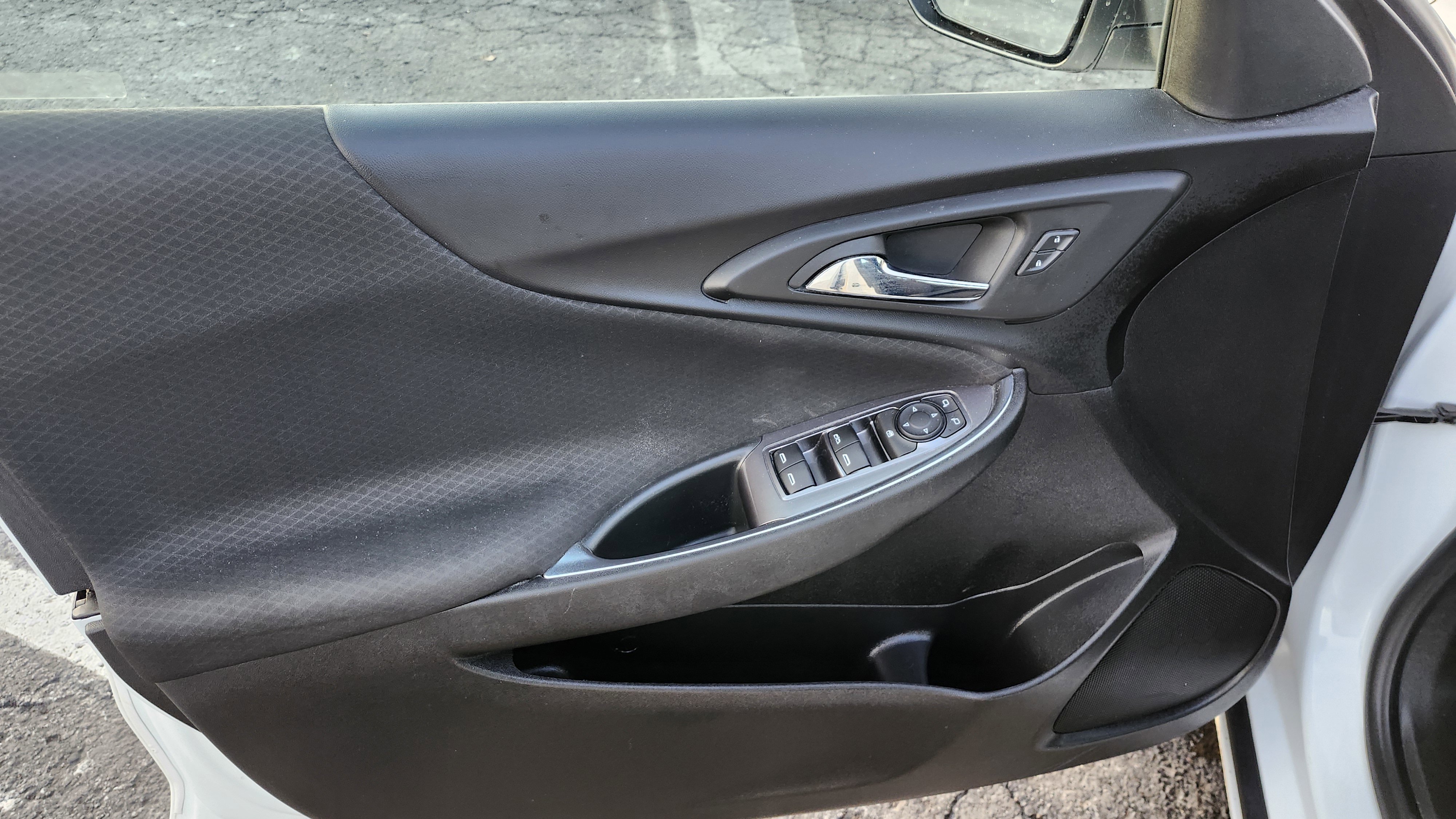 Used 2022 Chevrolet Malibu LT image 24