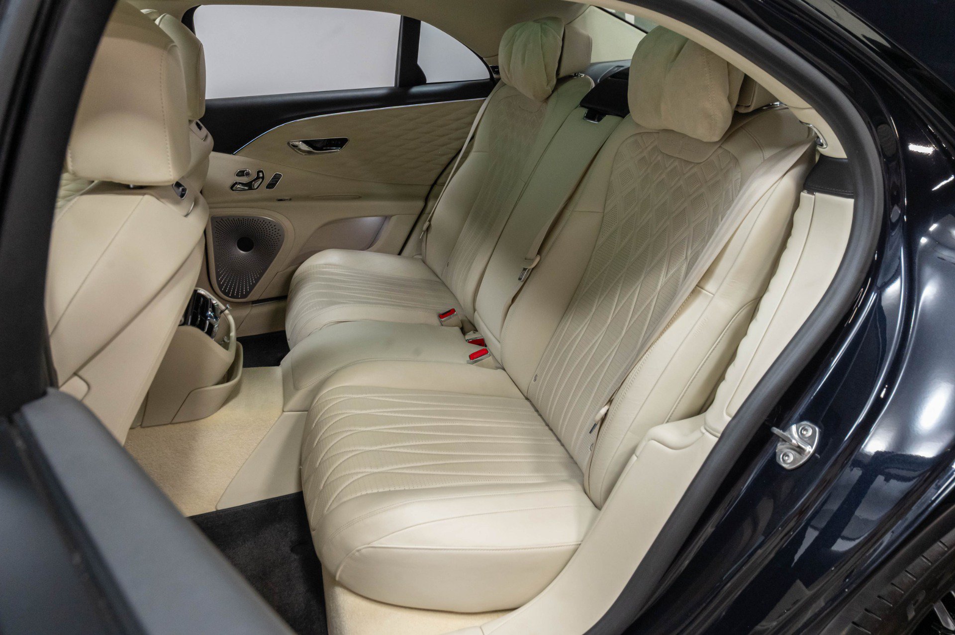 Used 2021 Bentley Flying Spur W12 AWD/4WD image 22