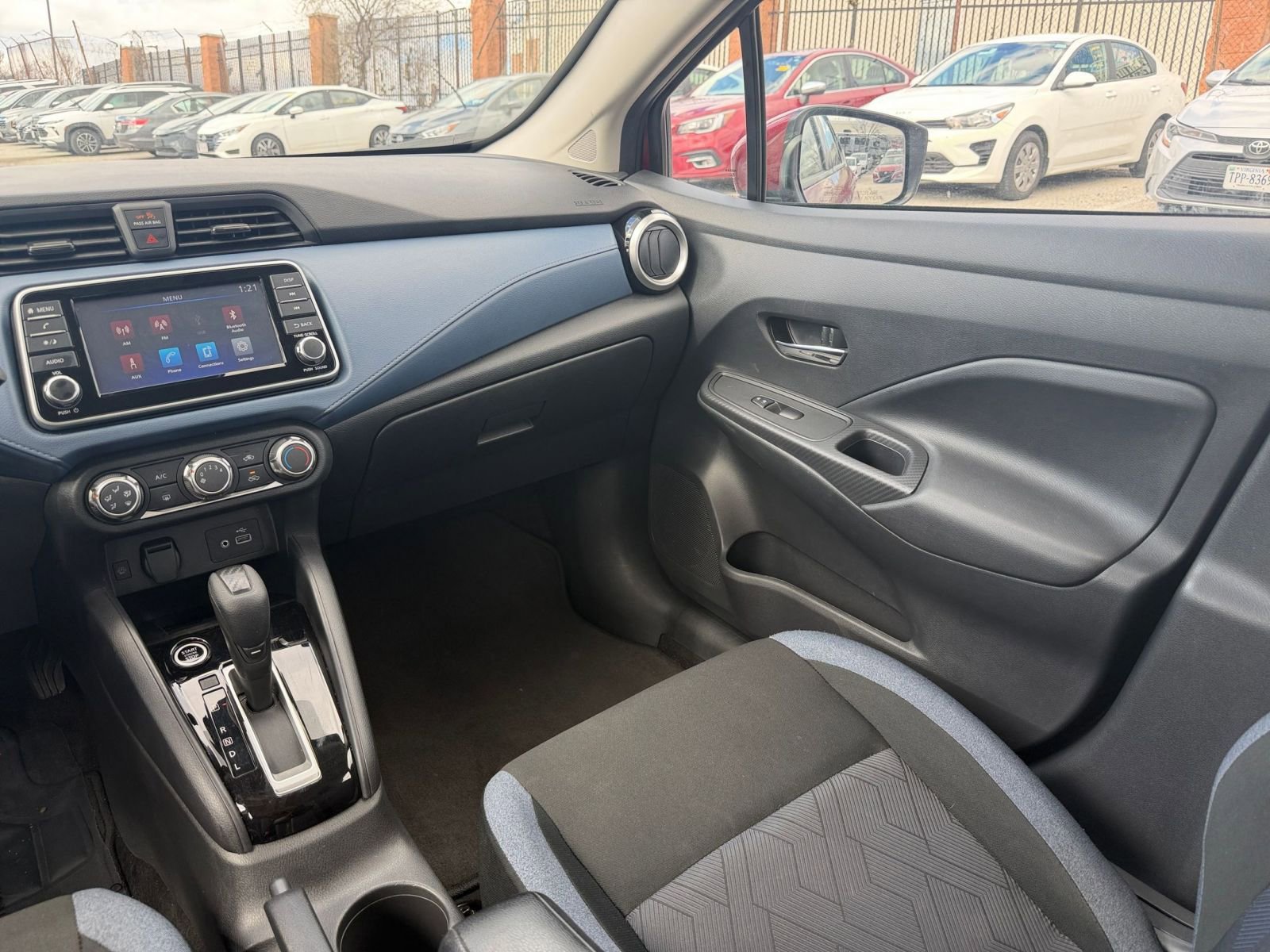 Used 2025 Nissan Versa SV image 30