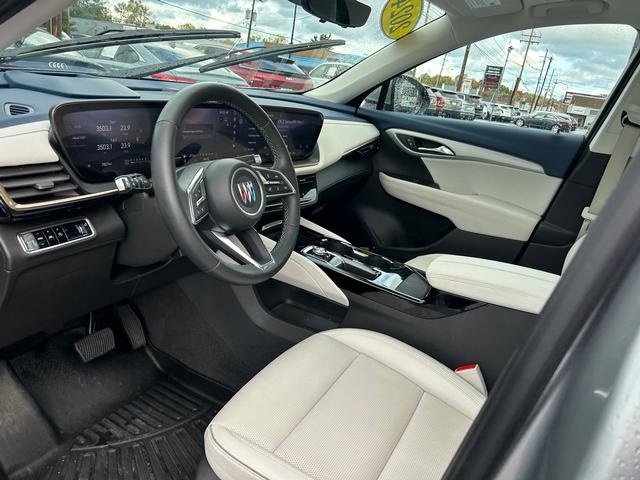 Used 2024 Buick Envision Avenir image 10