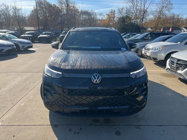 New 2026 Volkswagen Tiguan SE R-Line image 2