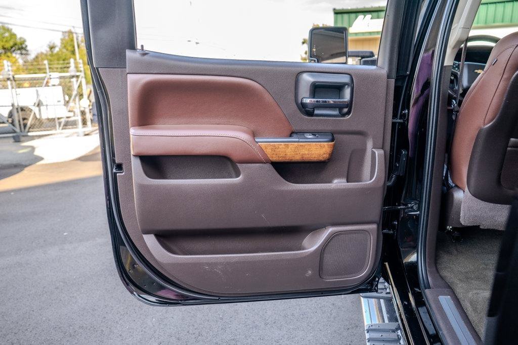 Used 2015 Chevrolet Silverado 2500 High Country w/ Duramax Plus Package AWD/4WD image 18