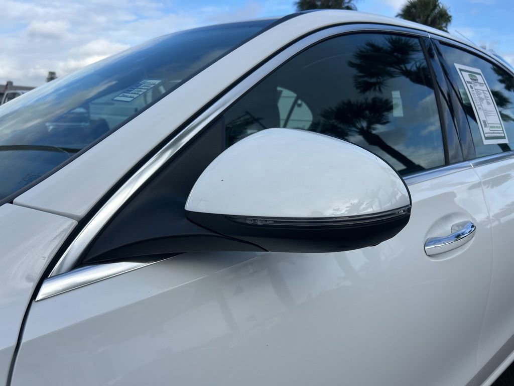 Used 2025 Mercedes-Benz C 300 Sedan image 19