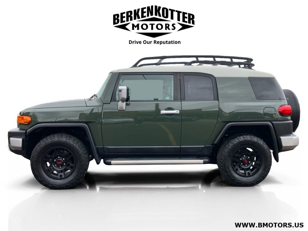 Used 2011 Toyota FJ Cruiser 4WD image 3
