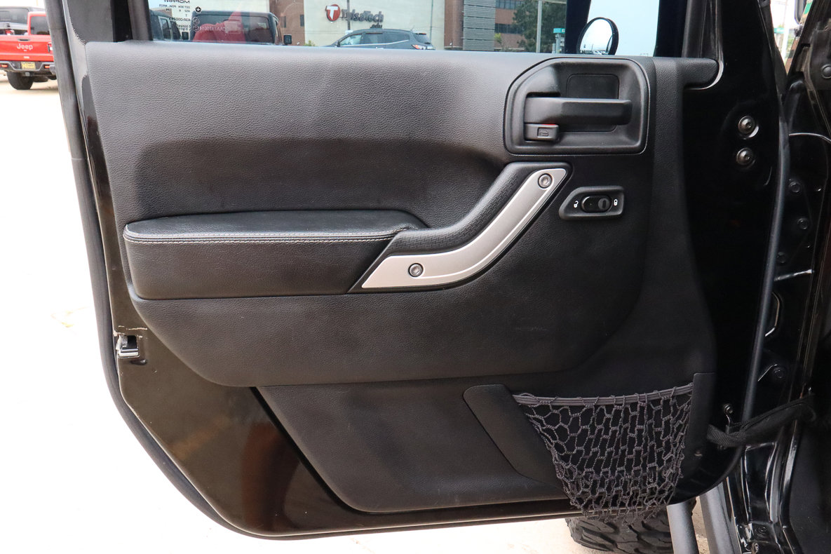 Used 2017 Jeep Wrangler Unlimited Rubicon image 24