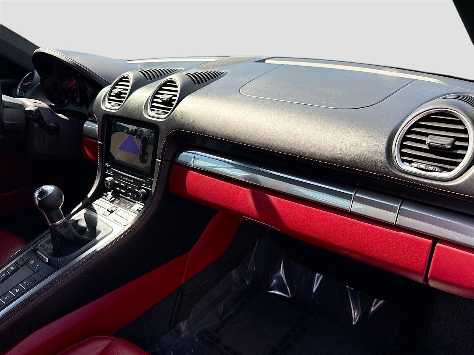 Used 2021 Porsche 718 Cayman RWD image 26