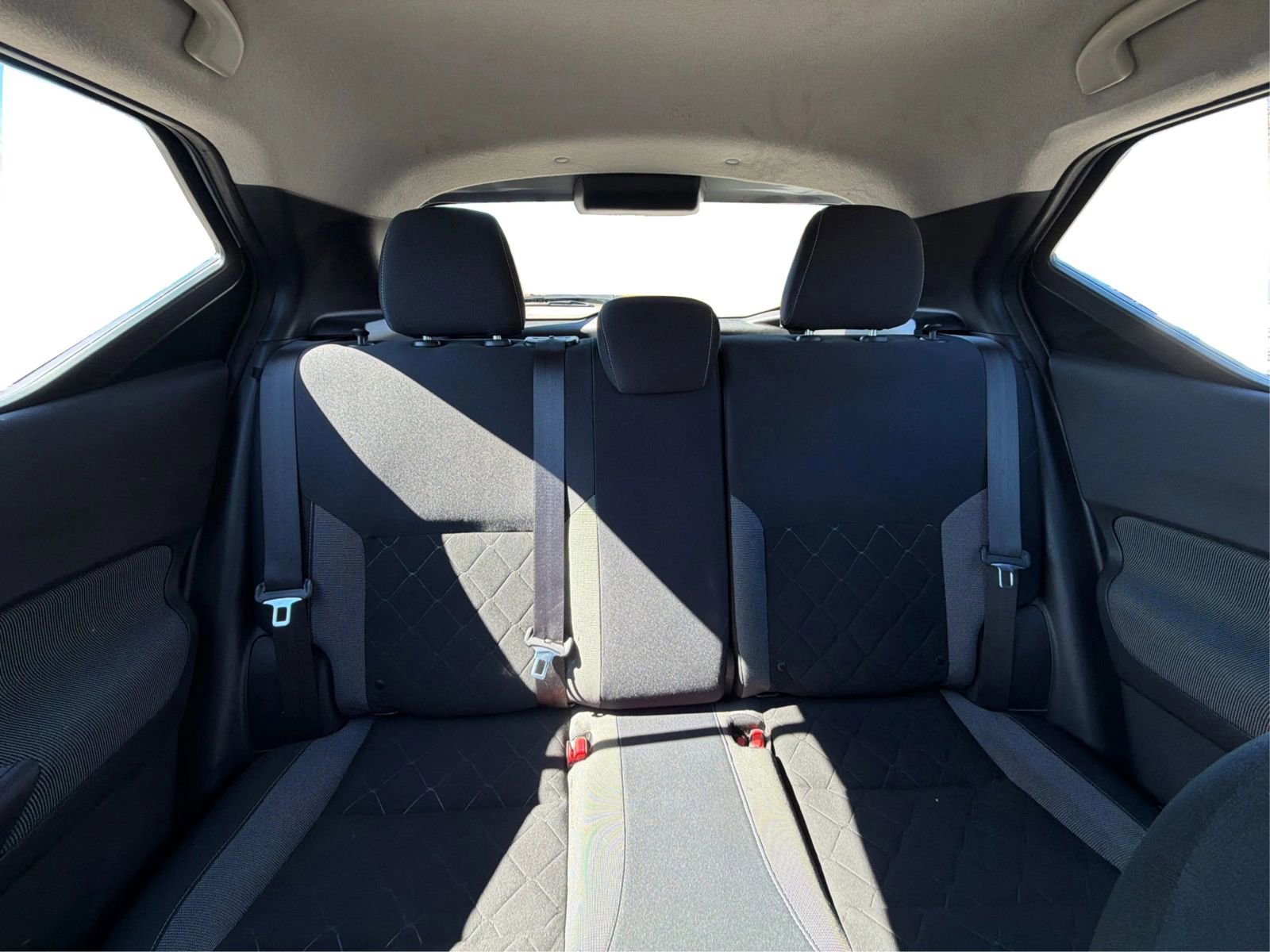 Used 2018 Nissan Kicks S image 18