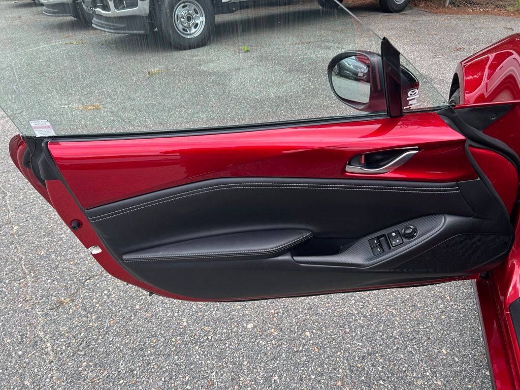 Used 2025 MAZDA MX-5 Miata Club RWD image 14