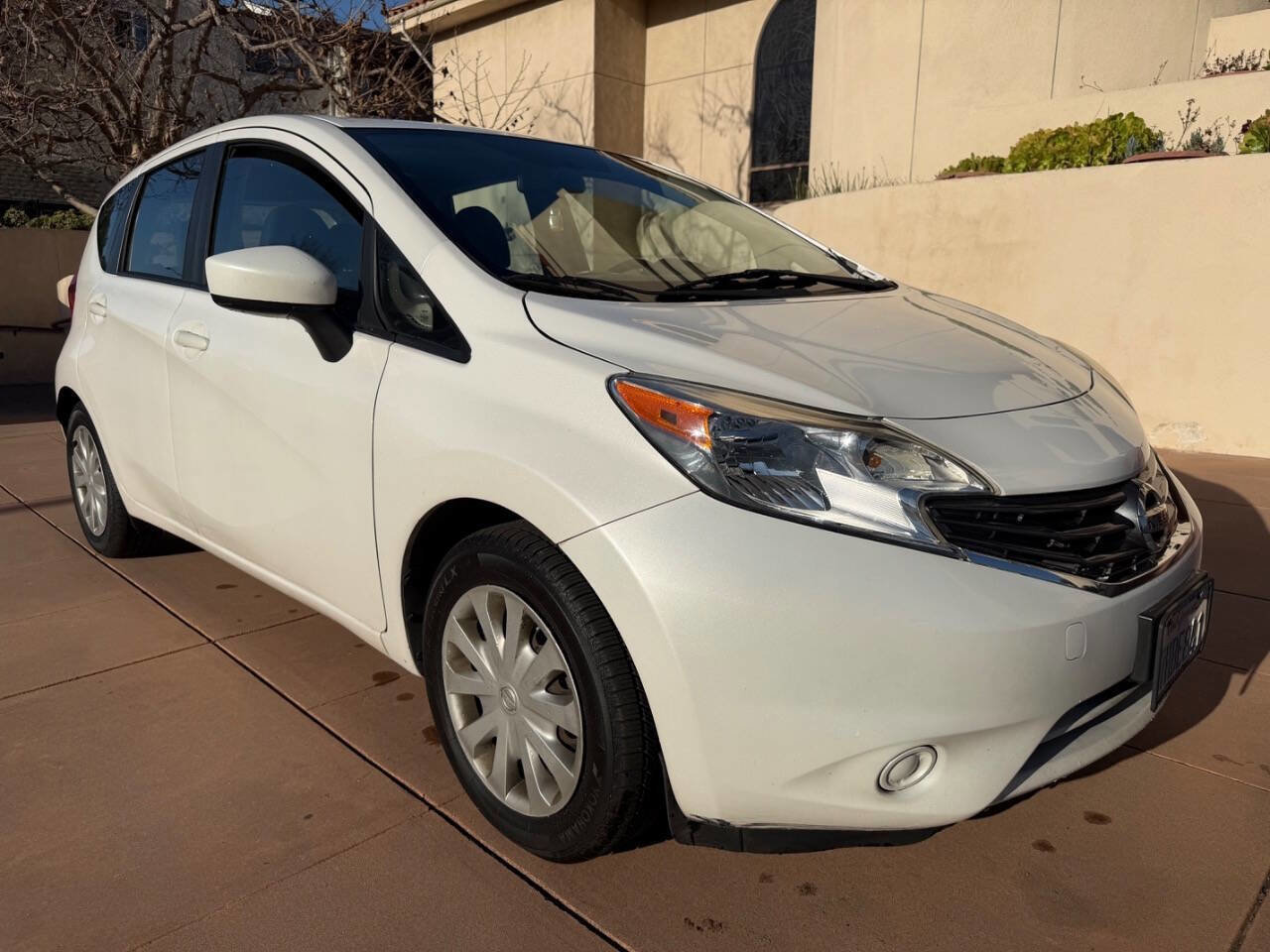 Used 2015 Nissan Versa Note SV image 1
