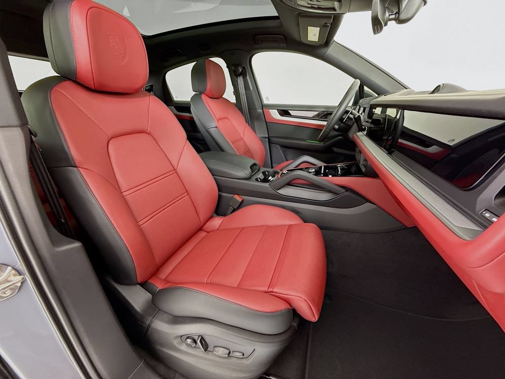 New 2026 Porsche Cayenne Coupe AWD/4WD image 30