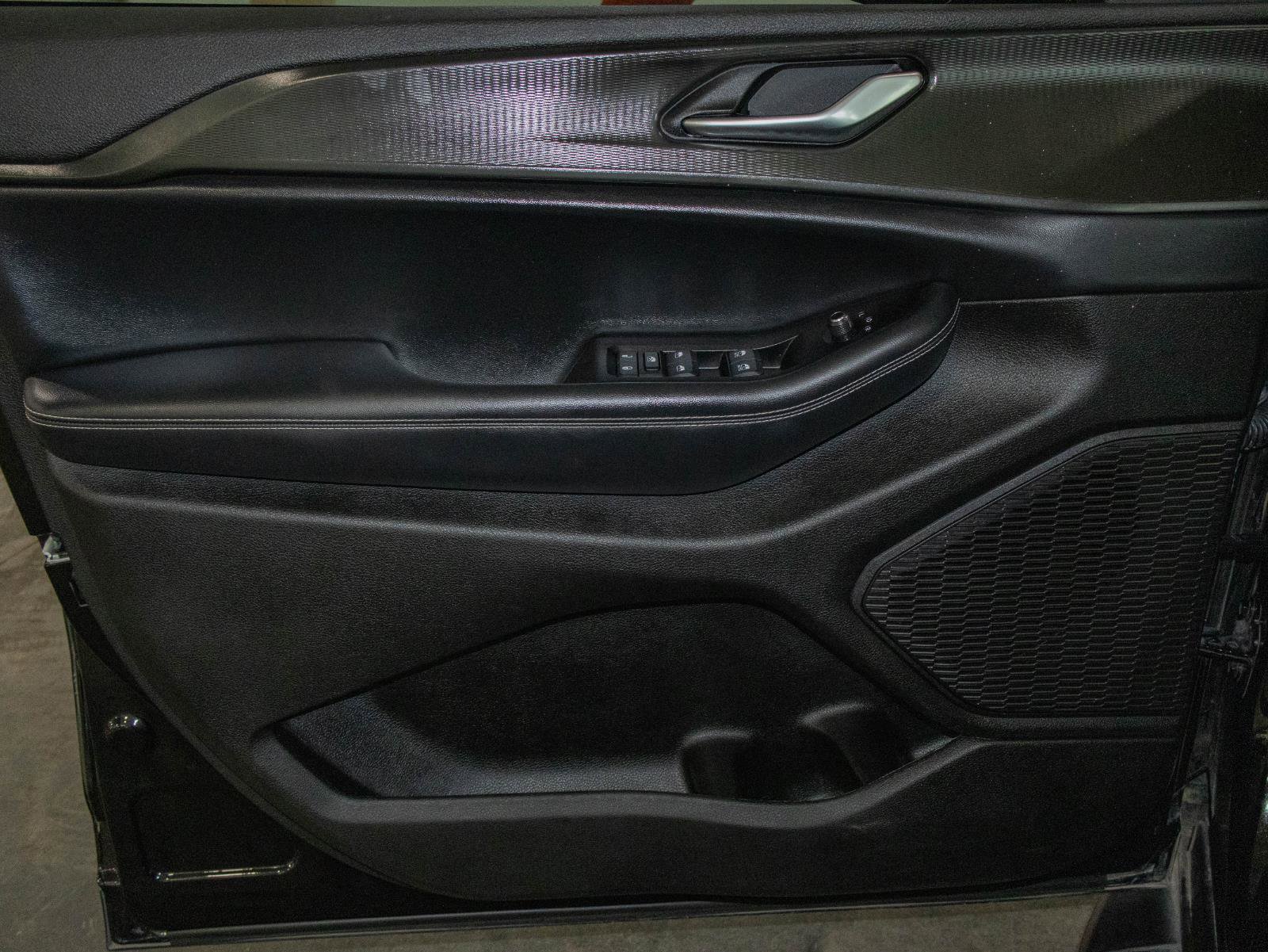 Used 2023 Jeep Grand Cherokee L Altitude image 10